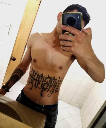 OnlyFans cuenta pouzee222 header 2