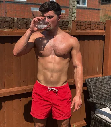 OnlyFans account  zac_long1 header 2