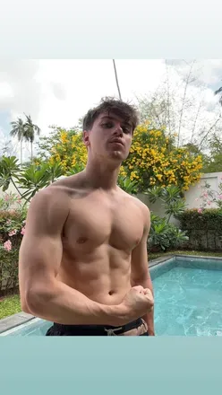 OnlyFans of lewmfit