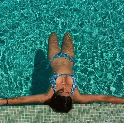 OnlyFans cuenta alejandra_cr header 2