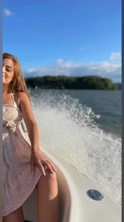 OnlyFans cuenta juliakhalifaa header 2