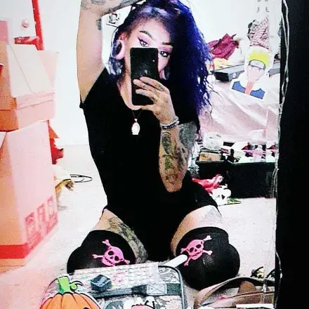 OnlyFans cuenta emzomb666 avatar 1