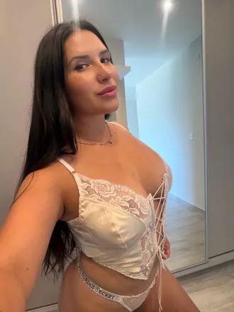 OnlyFans cuenta arianavelvet8 header 2