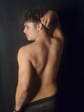 OnlyFans cuenta u196336221 header 2