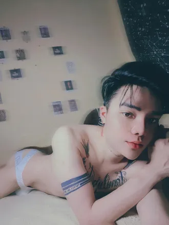 OnlyFans cuenta alex_082002 header 2