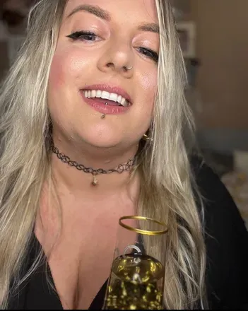 OnlyFans cuenta hollygolightly_1 avatar 1
