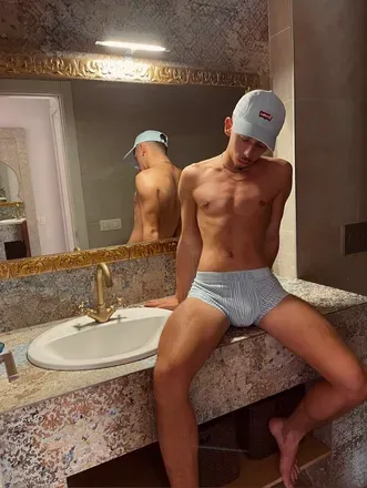 OnlyFans account  aureboy avatar 1