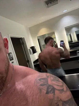 OnlyFans cuenta scottwroe header 2
