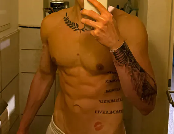 OnlyFans account  soynxxx avatar 1