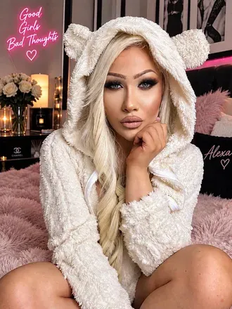 OnlyFans of alexia.amour
