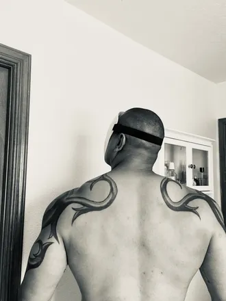 OnlyFans cuenta n_nonymous header 2