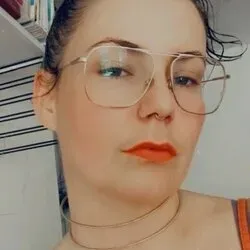 OnlyFans cuenta threekinkylesbians avatar 1