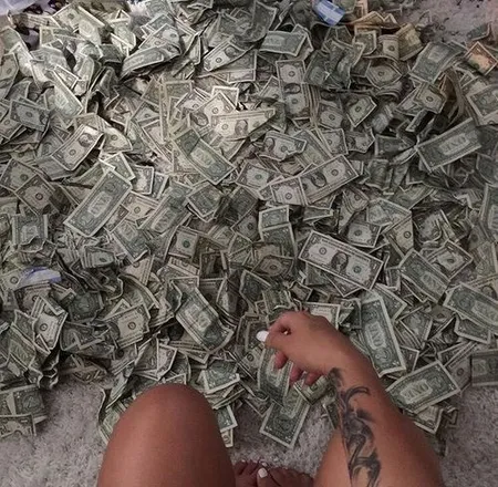 OnlyFans cuenta babygiiirl2202 header 2