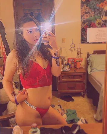 OnlyFans cuenta shehateshaley420 avatar 1
