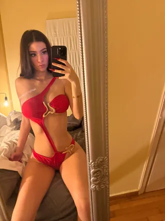 OnlyFans cuenta elenaselin header 2