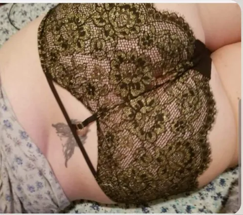 OnlyFans cuenta curvyqueenn00 header 2