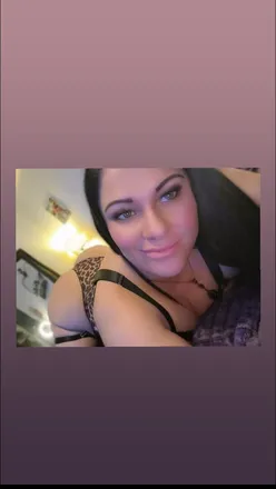 OnlyFans account  emnaughty13 header 2