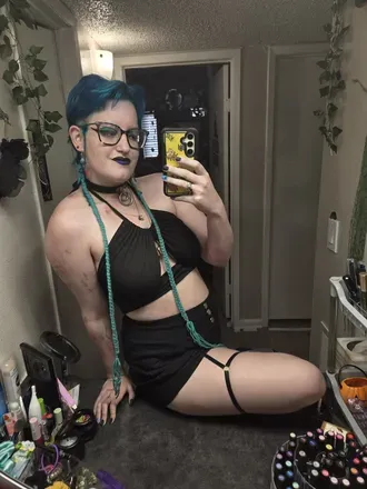 OnlyFans account  grayv3yard avatar 1