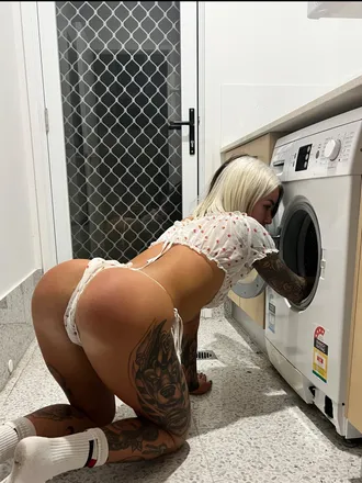 OnlyFans cuenta barbwiretits header 2