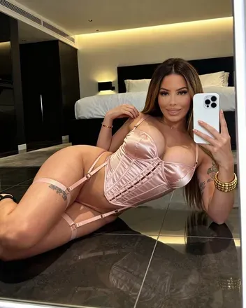 OnlyFans cuenta msrebeccalynnxo header 2