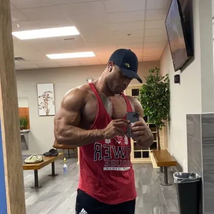 OnlyFans cuenta jacked_muscle header 2