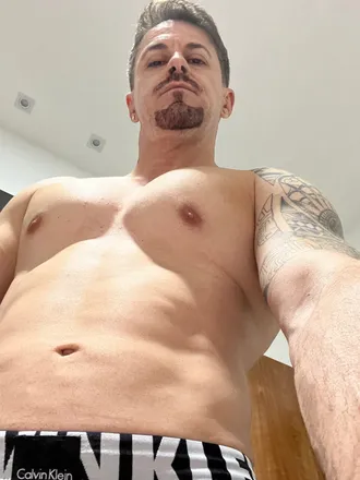 OnlyFans cuenta starkboygoiano header 2