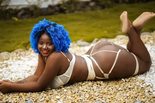 OnlyFans cuenta valerieb_1997 header 2