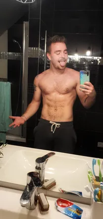 OnlyFans cuenta playfuljourney header 2