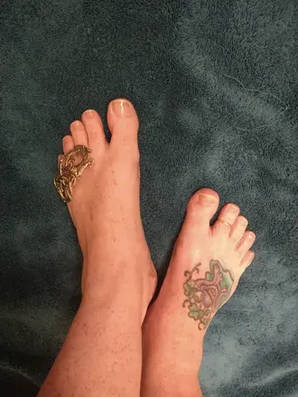 OnlyFans cuenta freckledfroggyfeet avatar 1