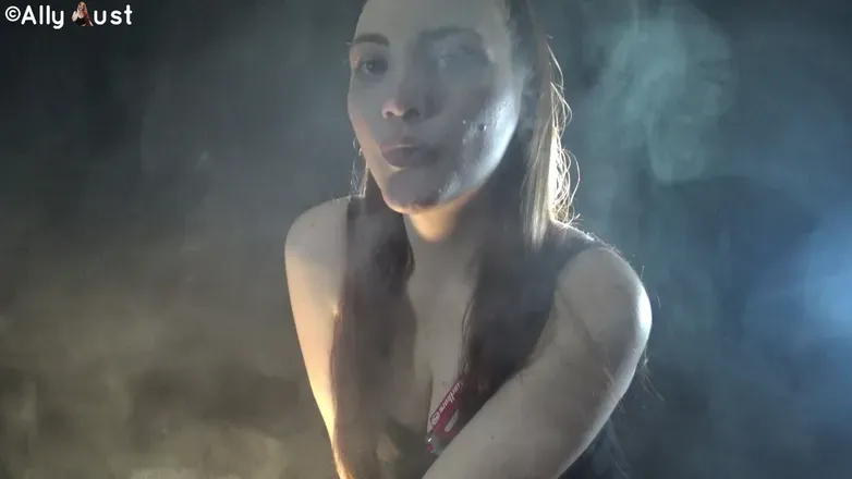 OnlyFans cuenta smokingally avatar 1
