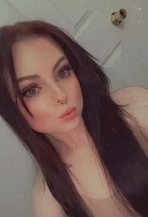 OnlyFans cuenta petitealayna avatar 1