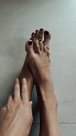 OnlyFans account  feetish_ita header 2
