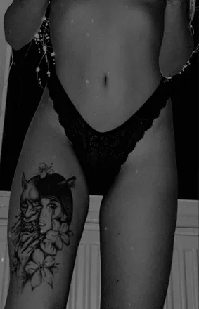 OnlyFans cuenta tanormalniholka header 2