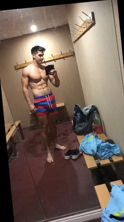 OnlyFans account  dec1990 header 2