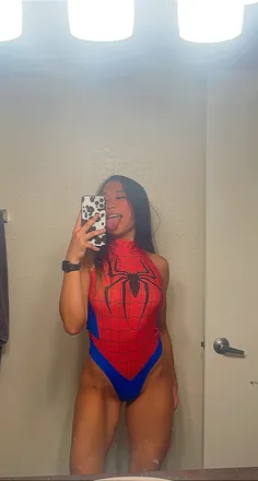 OnlyFans cuenta redsmoothiegal header 2