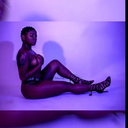 OnlyFans cuenta swissrollcake header 2