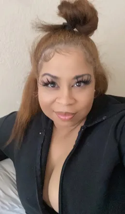 OnlyFans account  bigprettykittymeow header 2
