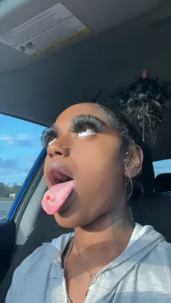OnlyFans cuenta bratzdolltay header 2