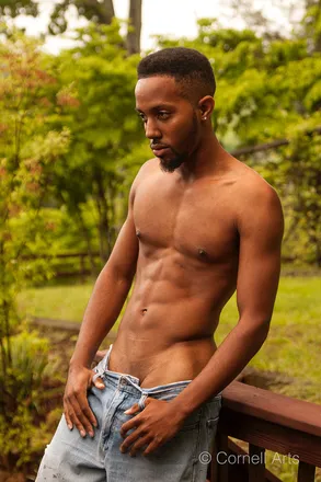 OnlyFans cuenta gq_footlong header 2