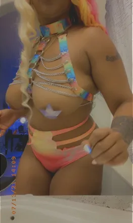 OnlyFans account  theonlylolaivy header 2