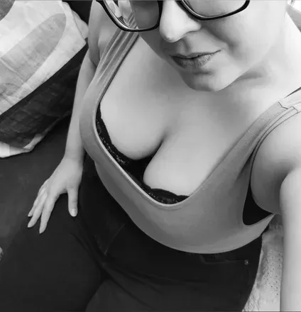 OnlyFans account  momnextdoorxxvip avatar 1