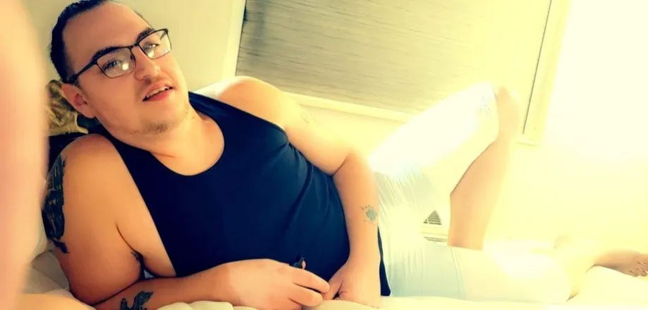 OnlyFans cuenta mike_gee2200 header 2