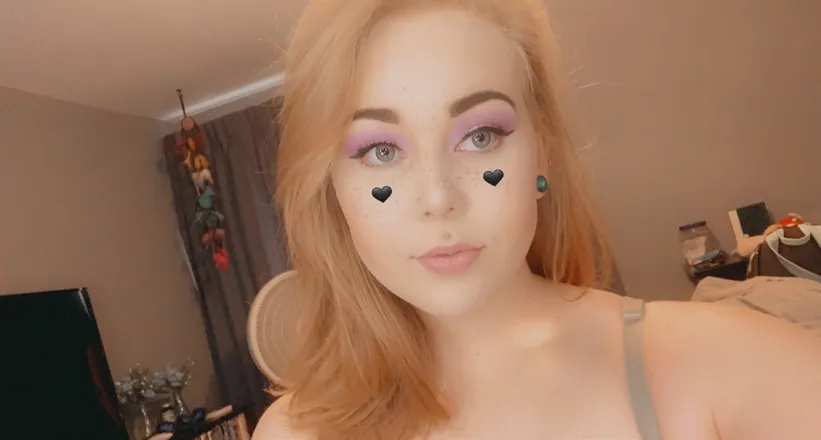 OnlyFans cuenta lovelytaylerr header 2