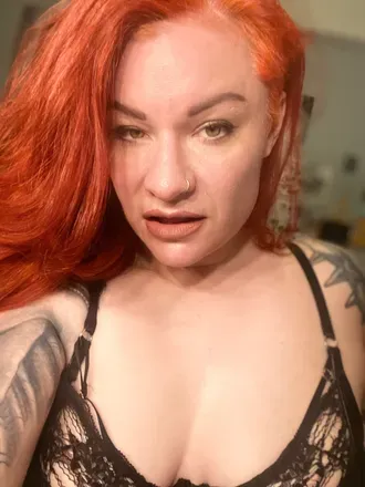 OnlyFans cuenta laylabunnyred header 2