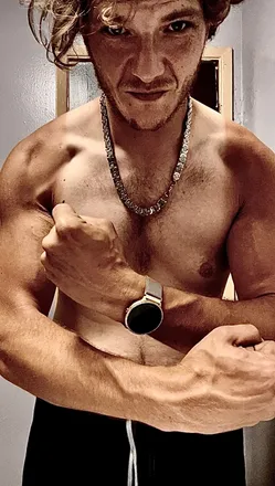OnlyFans cuenta toughnerd header 2
