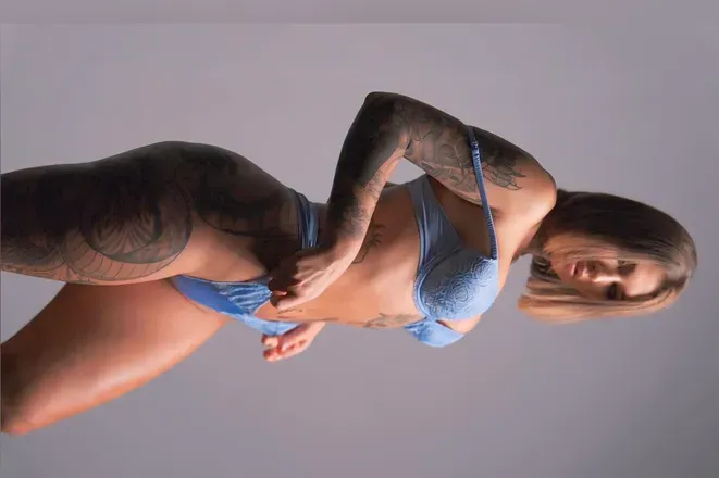 OnlyFans account  milavelmiraa header 2