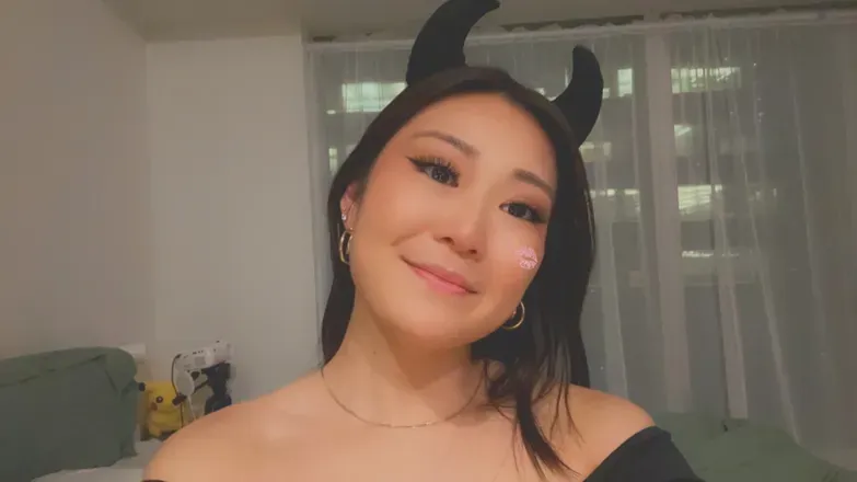 OnlyFans cuenta momochanel avatar 1