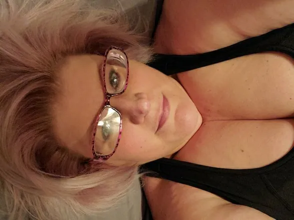OnlyFans cuenta sadiecat123 header 2