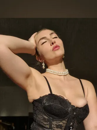 OnlyFans cuenta snowfallkiss header 2