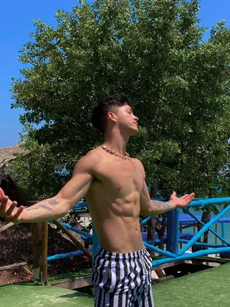 OnlyFans account  keynle_ header 2